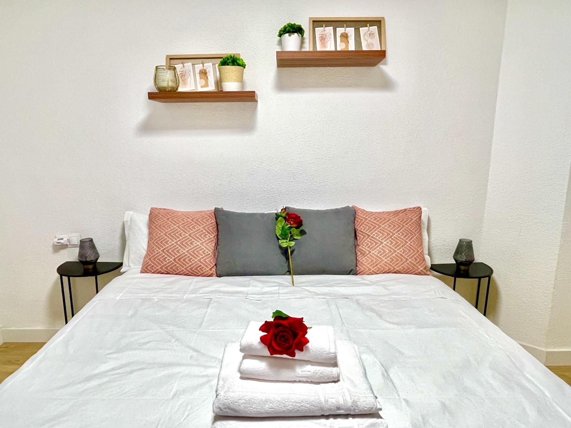 Santa Cruz Home By Gloove อาลิกันเต ภายนอก รูปภาพ